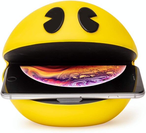Chargeur sans fil Pac-Man pour smartphones compatibles avec le chargement par induction.