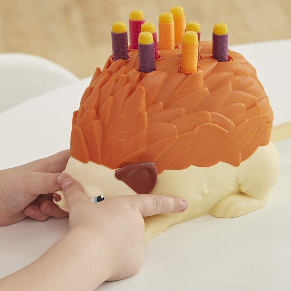 Appuyez sur le nez du porc-épic jusqu'à l'explosion.