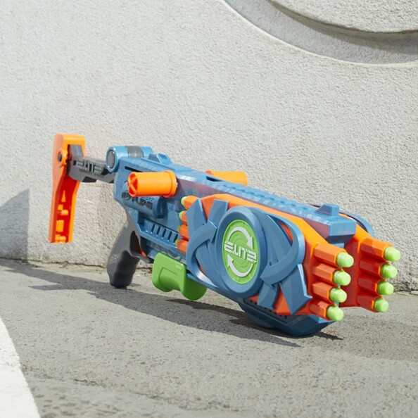 Nerf Elite 2.0 posé au sol avec crosse dépliable