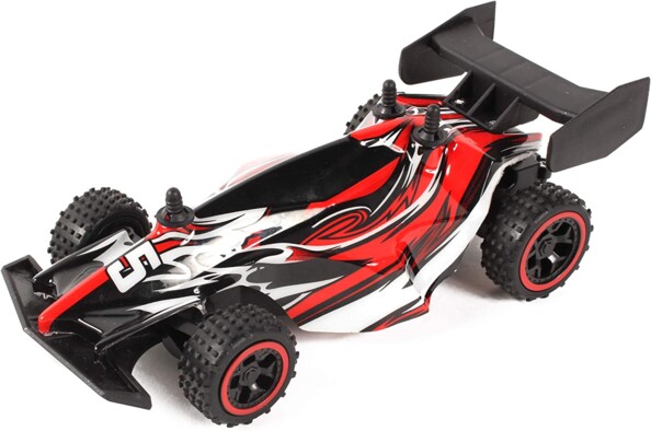 La voiture télécommandée fonctionne avec deux piles AA LR06