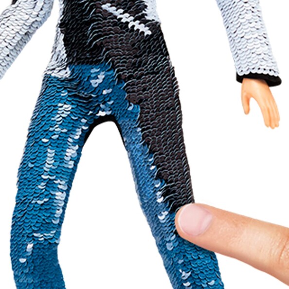 Tenue à paillettes transformable par passage de doigt