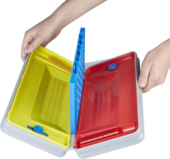 Fermeture de la boîte de jeu de voyage Puissance 4