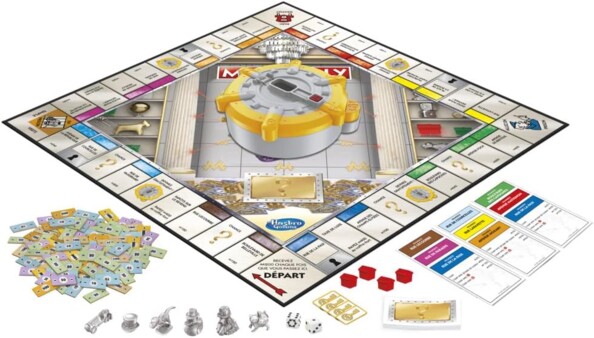 Coffre-fort à code sur un plateau de Monopoly