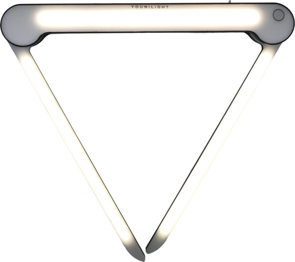 Lampe LED YouniLight à température de couleur réglable allumée dans une lumière blanche neutre avec deux bras ajustables à 270° et format un triangle avec la réglette principale