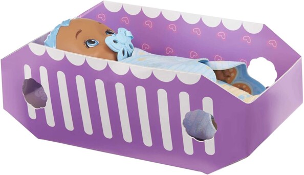 Poupée mon premier bébé couché dans son lit