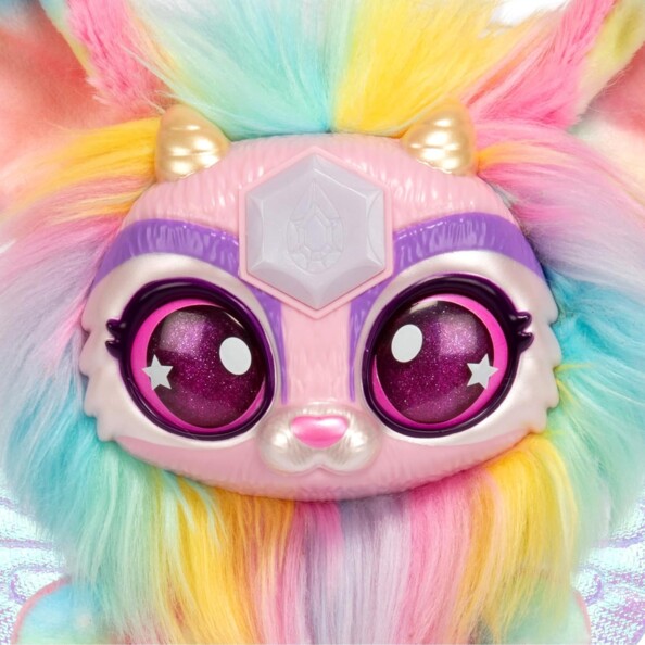 Visage en gros plan d'une peluche Mixie