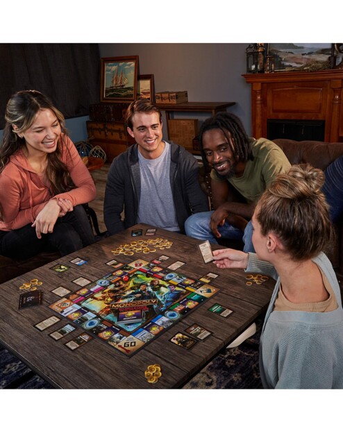 4 personnes s'affrontent à Monopoly Donjons et dragons