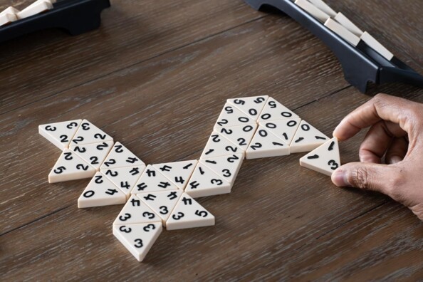 Jeu Triominos Classic : les tuiles triangulaires
