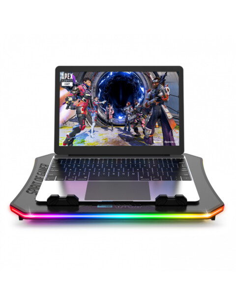 Mise en situation d'un PC gamer refroidi par tablette de ventilation avec lumière RVB et bloqué par un dispositif de protection antichute
