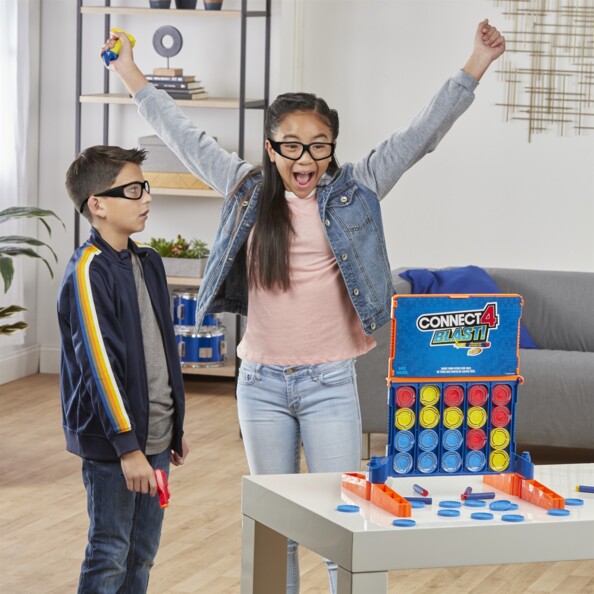 Puissance 4 Blast Hasbro avec 2 blasters Nerf