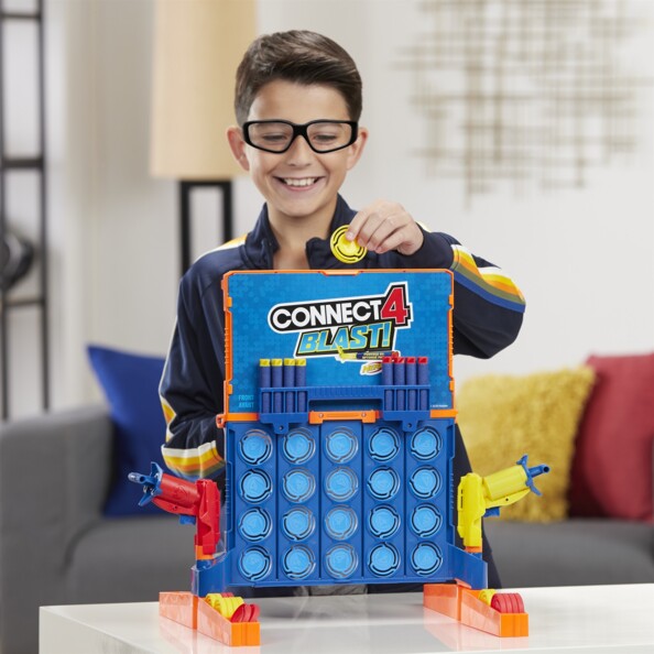 Puissance 4 Blast Hasbro avec 2 blasters Nerf