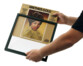 cadre pour exposer ses vinyles de couleur noir et pratique d'utilisation