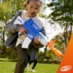 Fille avec pistolet Nerf Fortnite à tir rapide motorisé