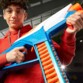 Garçon avec Nerf Infinite haute capacité