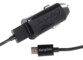 Câble Micro-USB noir 1 m branché au port USB-A de l'adaptateur allume-cigare Energizer