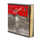 Collection de vieux vinyles 12" rangée dans l'étagère en acier massif coloris noir LP20 Dynavox avec mise en avant du premier disque