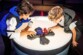 Combat ludique et évolutif de deux enfants avec l'arène Silverlit Biopod